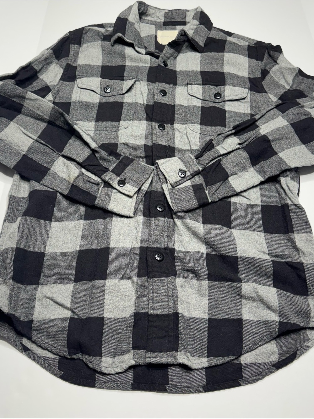 American Eagle Outfitters Black and Gray Buffalo Plaid Button-Up Shirt